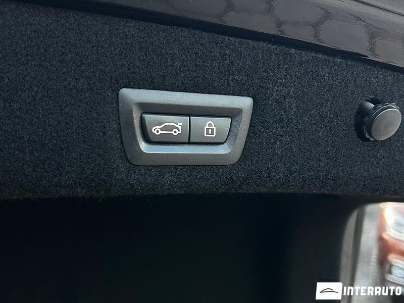 2017 BMW 740e — Miniatură 26