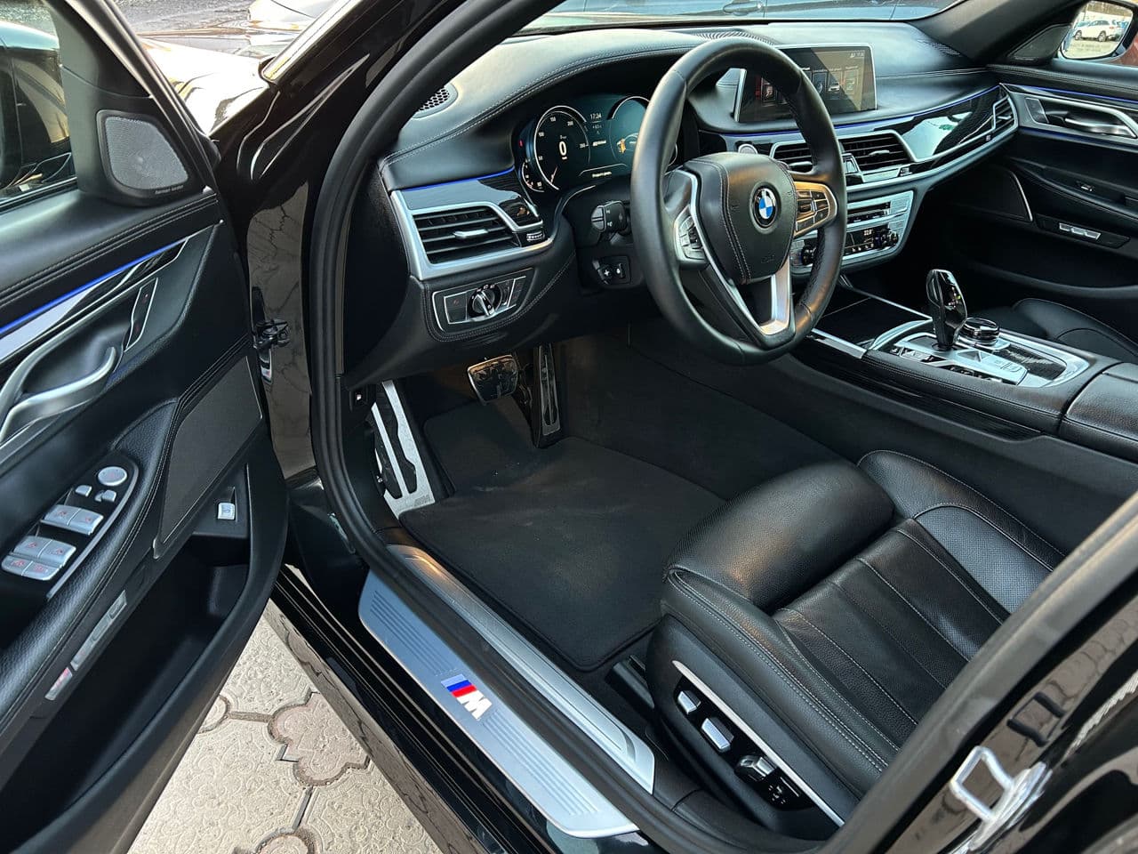 2017 BMW 740e — Miniatură 6