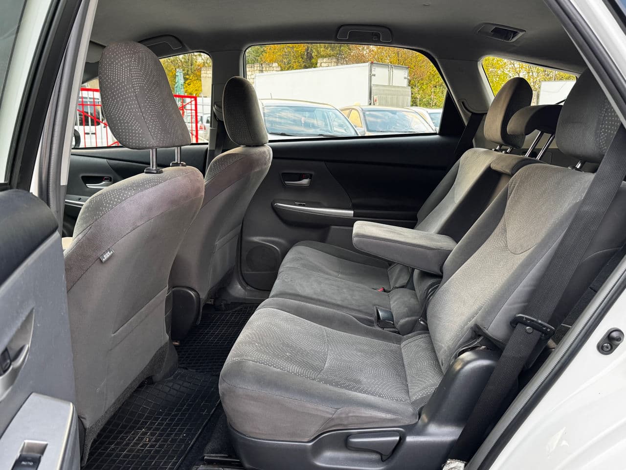2012 Toyota Prius Plus / V — Miniatură 7