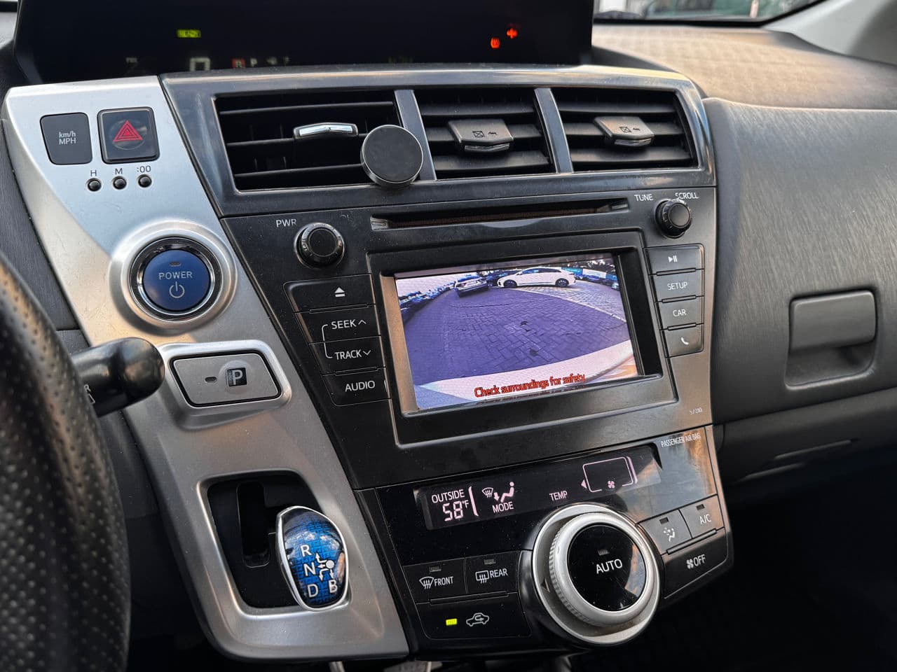 2012 Toyota Prius Plus / V — Miniatură 11