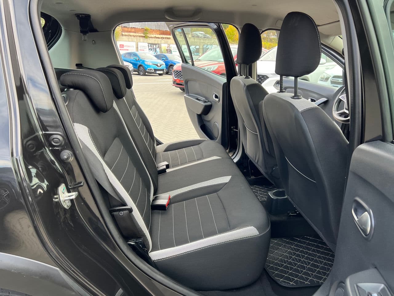 2017 Dacia Sandero Stepway — Miniatură 13