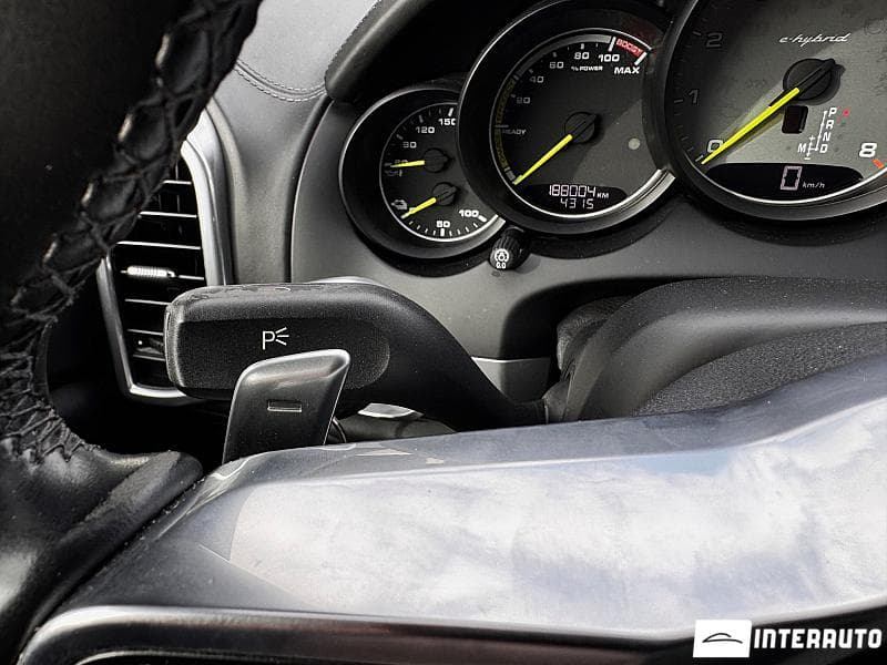 2015 Porsche Cayenne S Hybrid — Miniatură 17