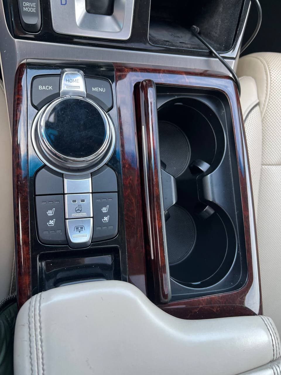 Hyundai Genesis 2018 — Миниатюра 15
