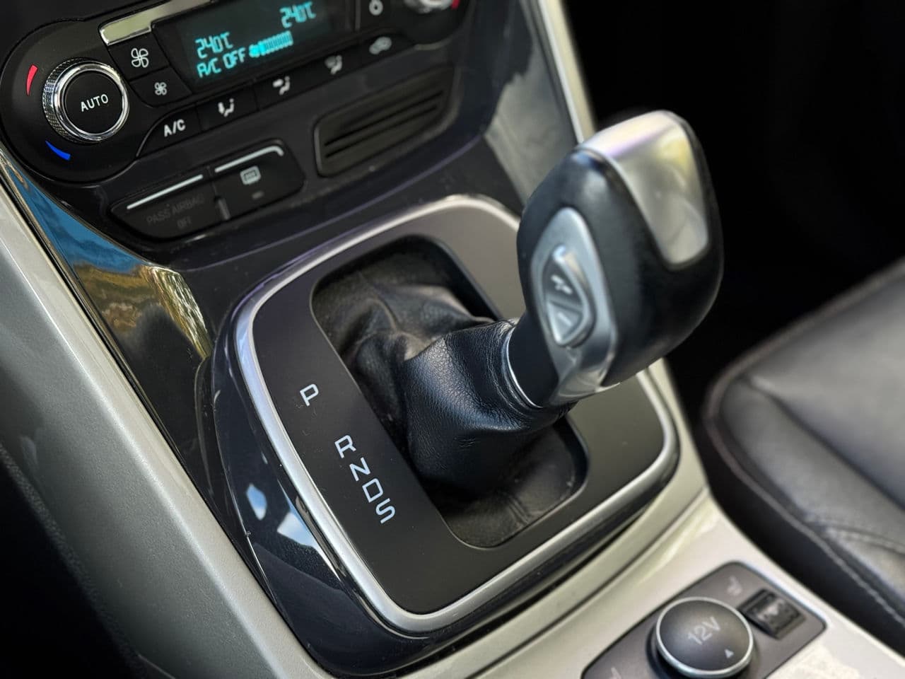 2013 Ford Escape — Miniatură 15