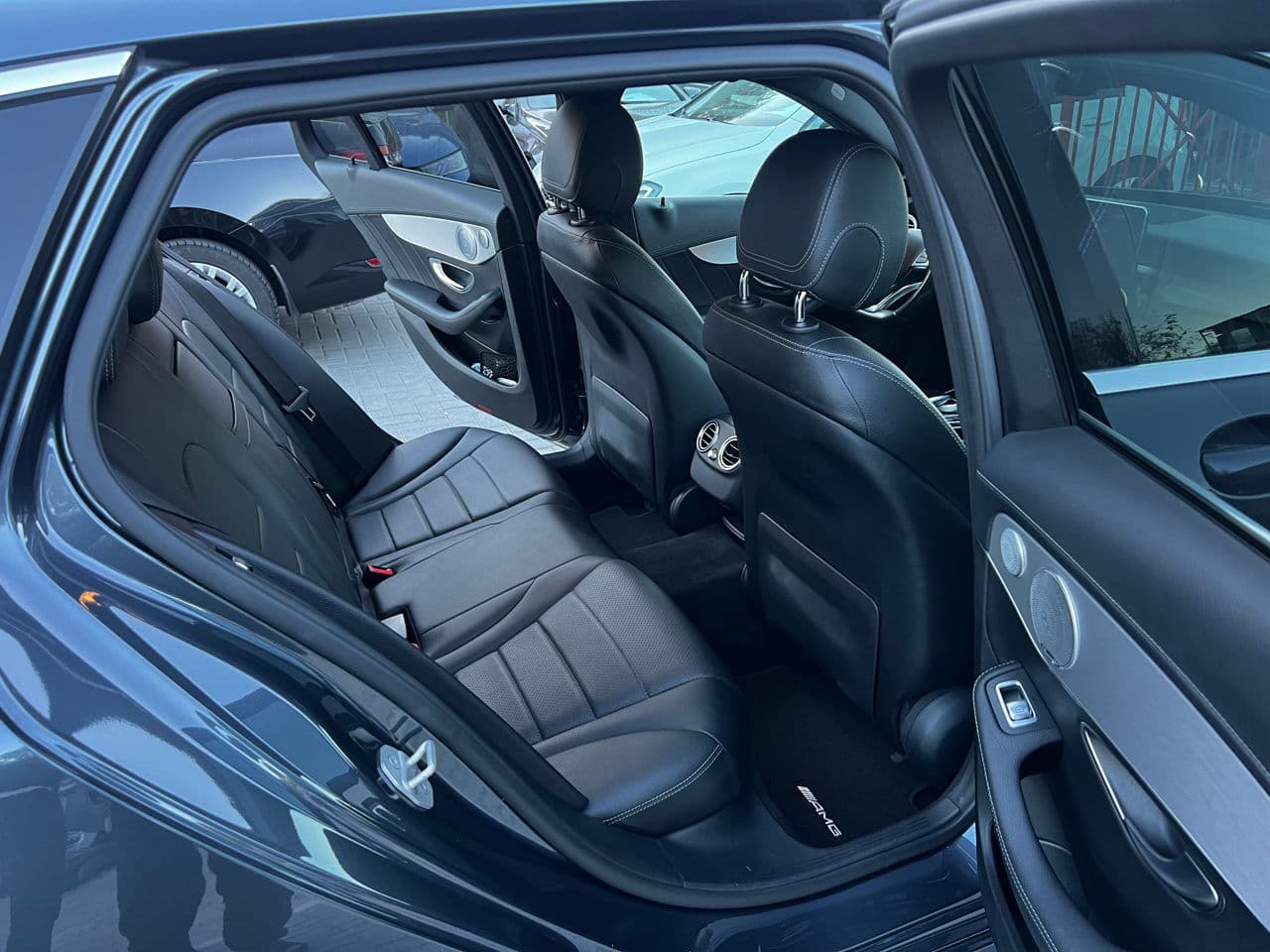 2015 Mercedes C 220 — Miniatură 12