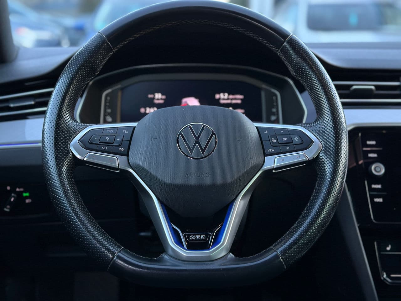 2021 Volkswagen Passat GTE — Miniatură 8