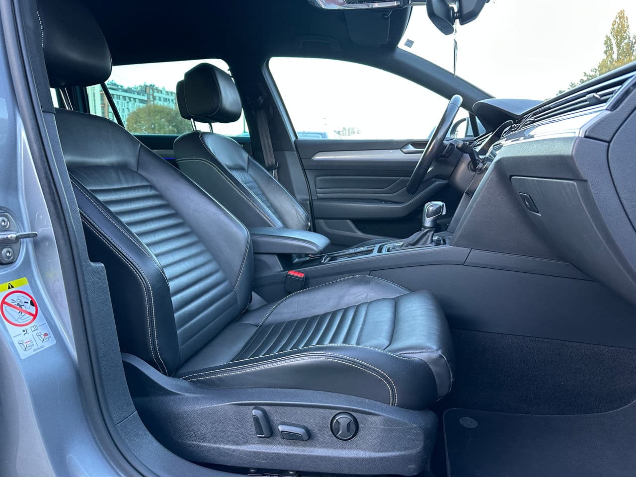 2021 Volkswagen Passat GTE — Miniatură 12