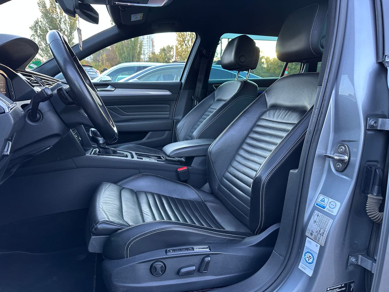 2021 Volkswagen Passat GTE — Miniatură 5