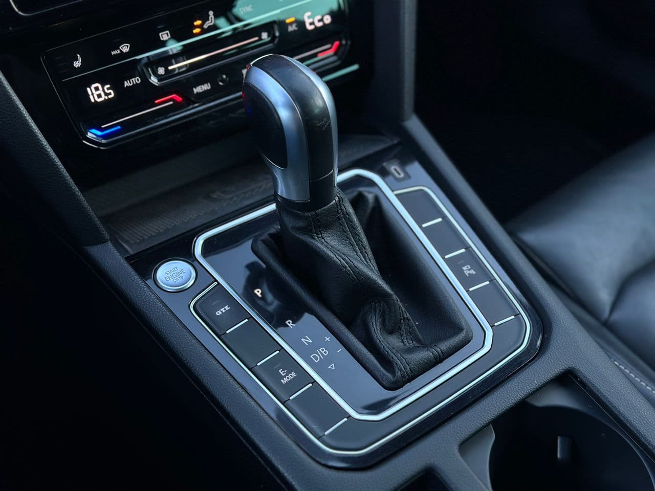 2021 Volkswagen Passat GTE — Miniatură 11