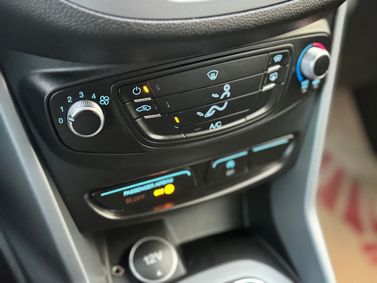 2016 Ford B-MAX — Miniatură 14