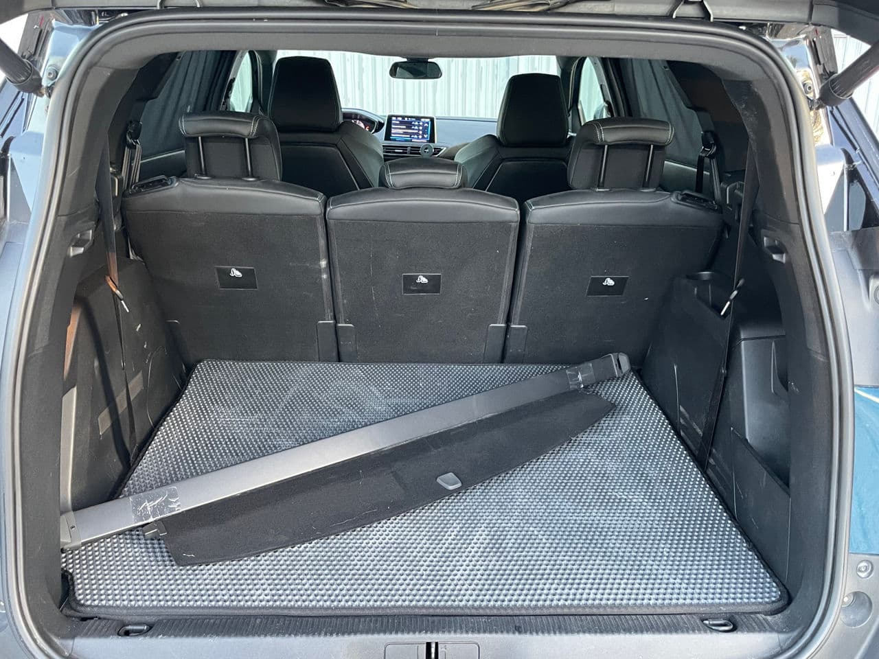2023 Peugeot 5008 — Miniatură 15