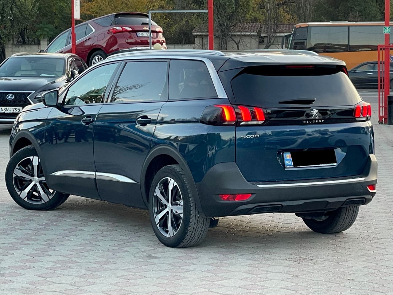2023 Peugeot 5008 — Miniatură 2