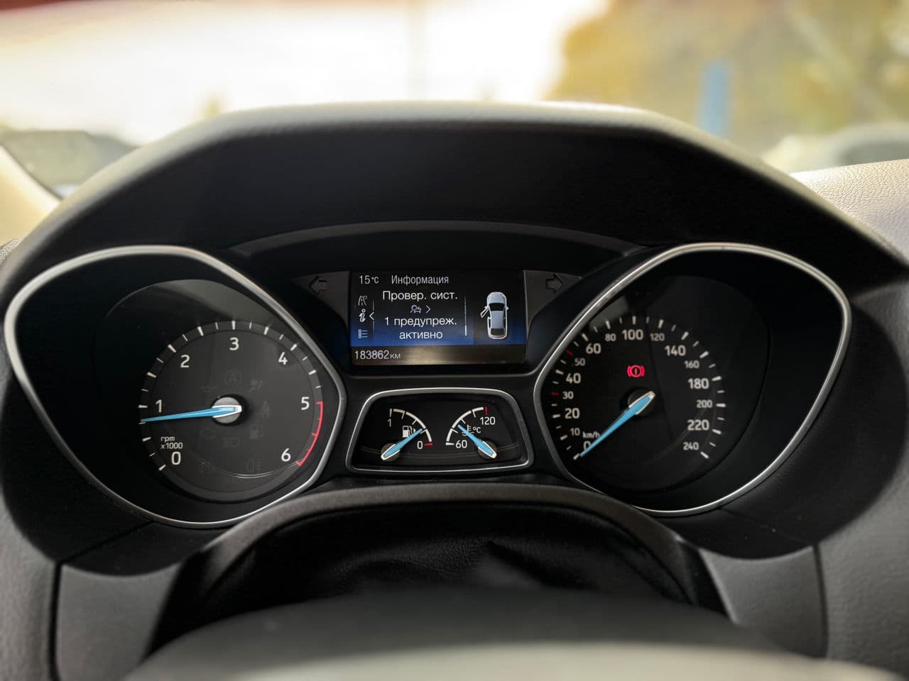 2016 Ford Focus — Miniatură 11