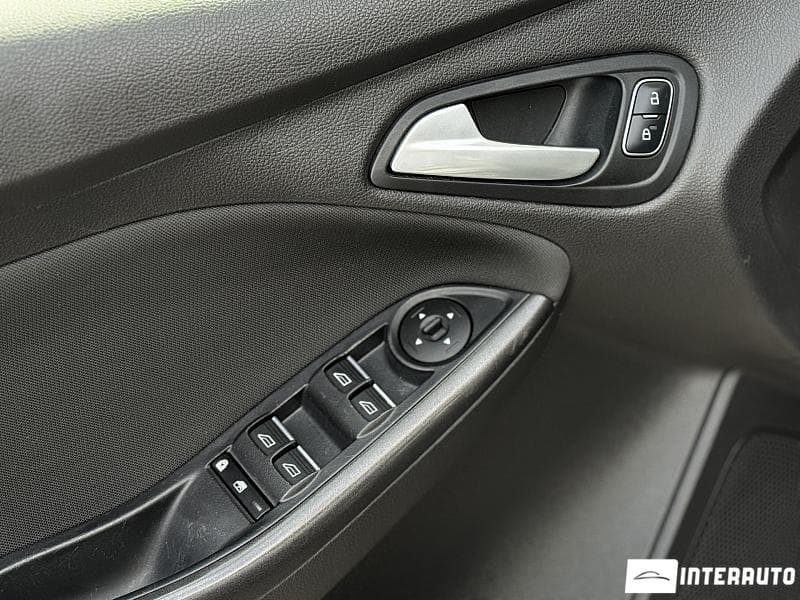 2016 Ford Focus — Miniatură 6
