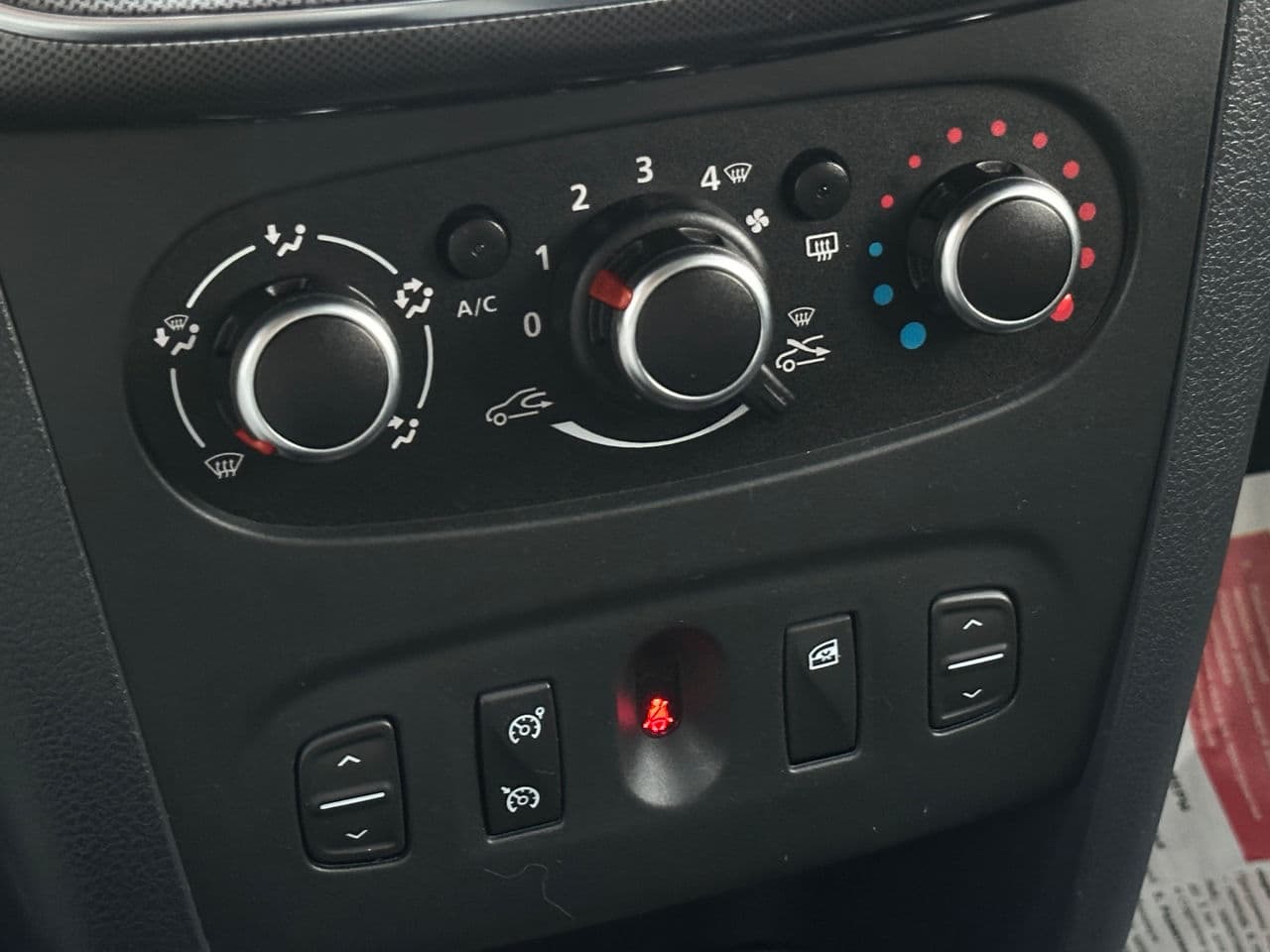 2017 Dacia Sandero Stepway — Miniatură 11