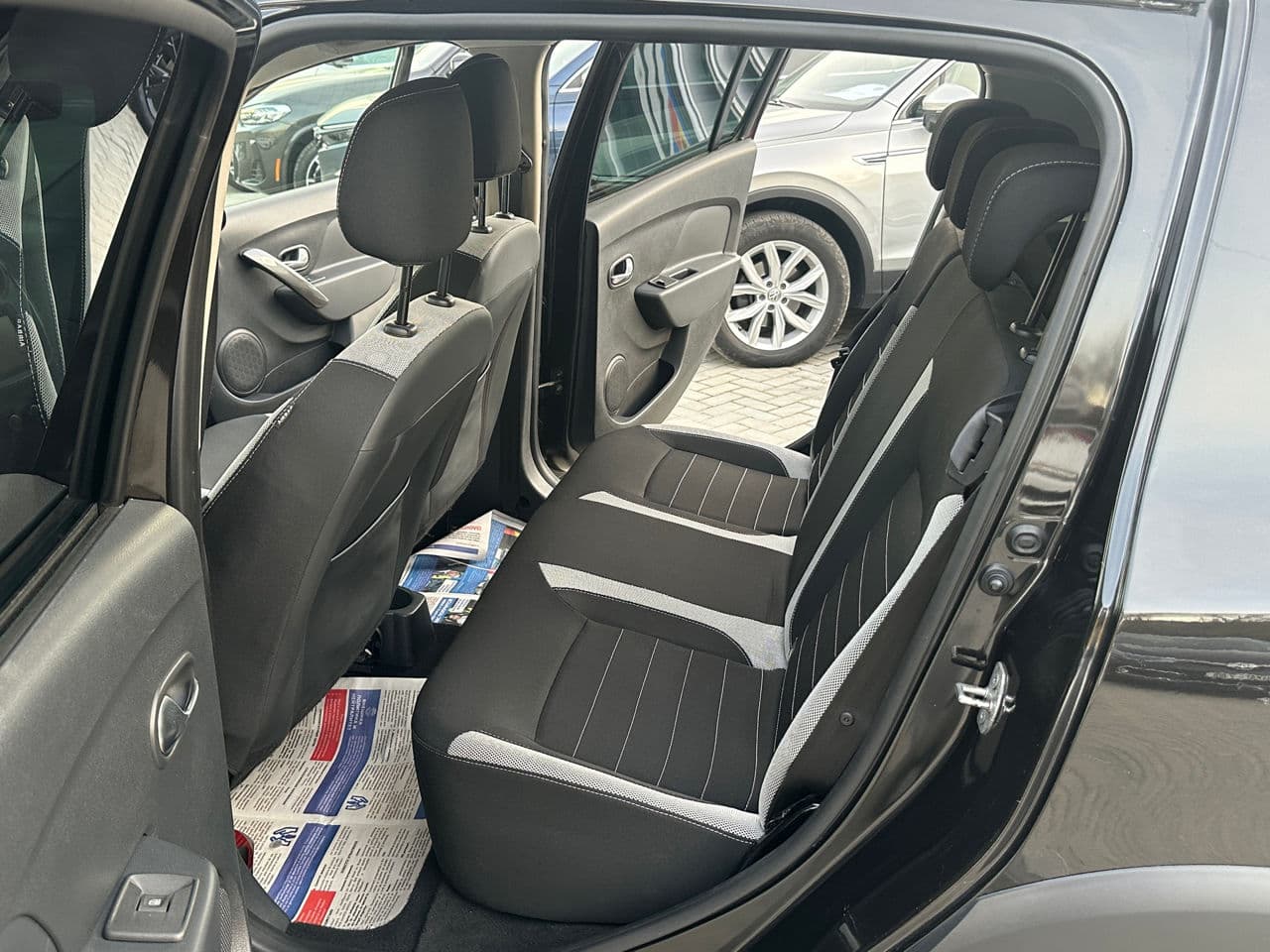 2017 Dacia Sandero Stepway — Miniatură 13