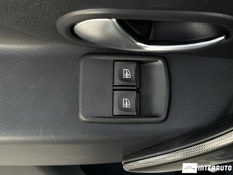 2017 Dacia Sandero Stepway — Miniatură 17