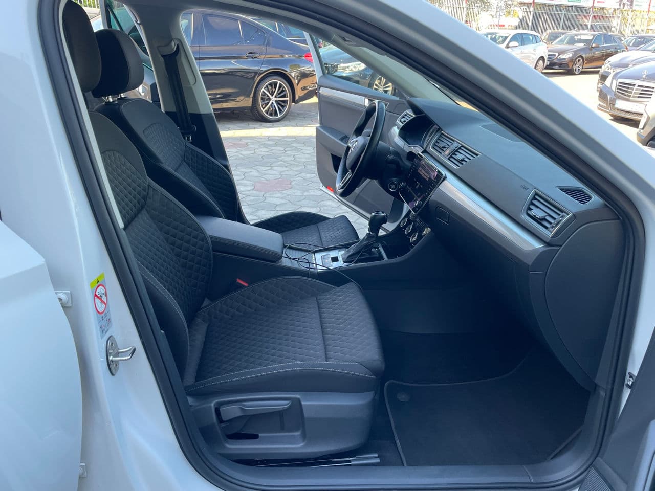 Skoda Superb 2019 — Миниатюра 17