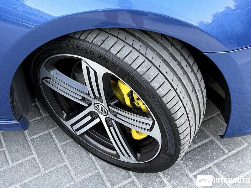2010 Volkswagen Golf R — Miniatură 18