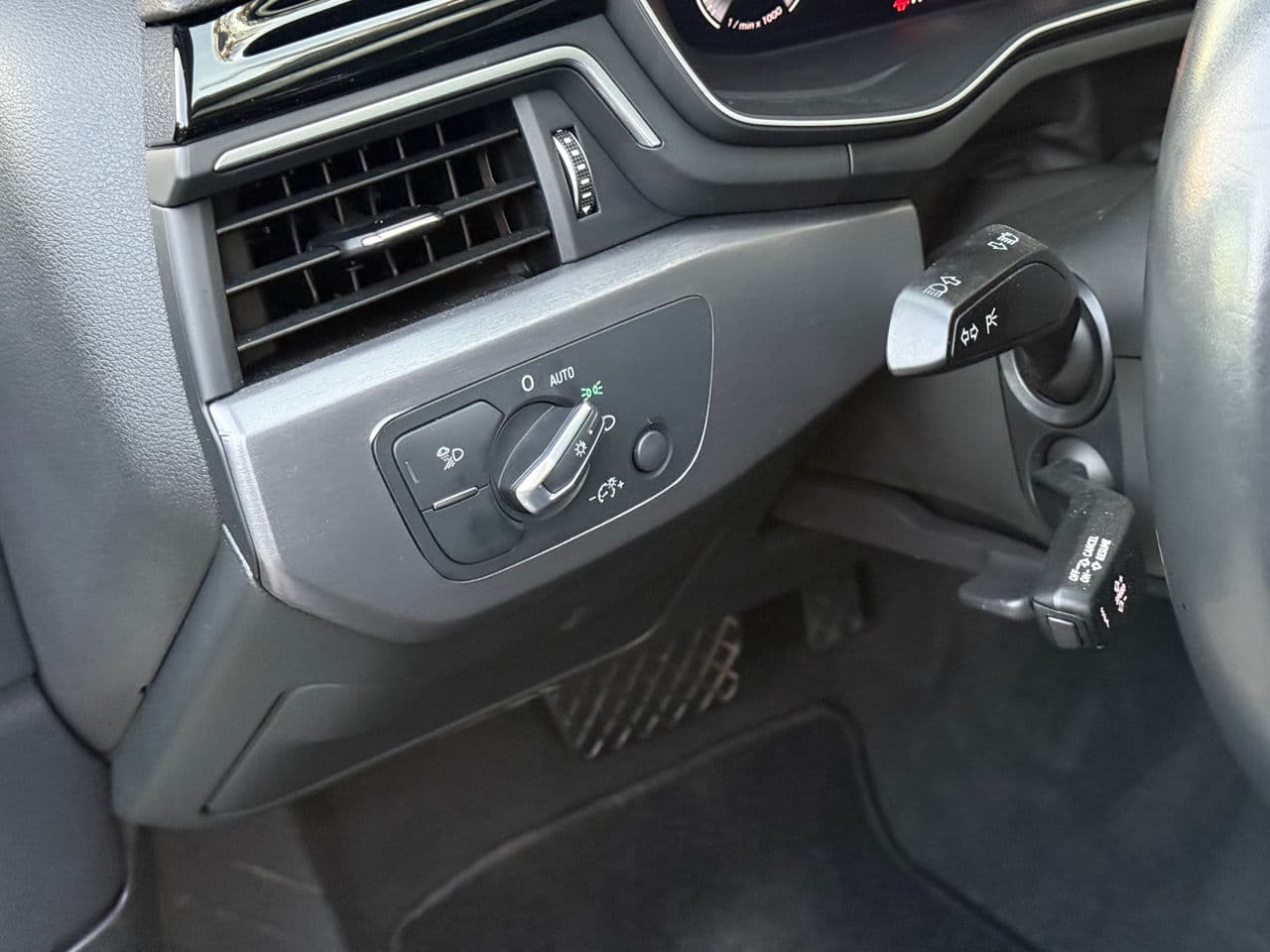 Audi A4 2020 — Миниатюра 9