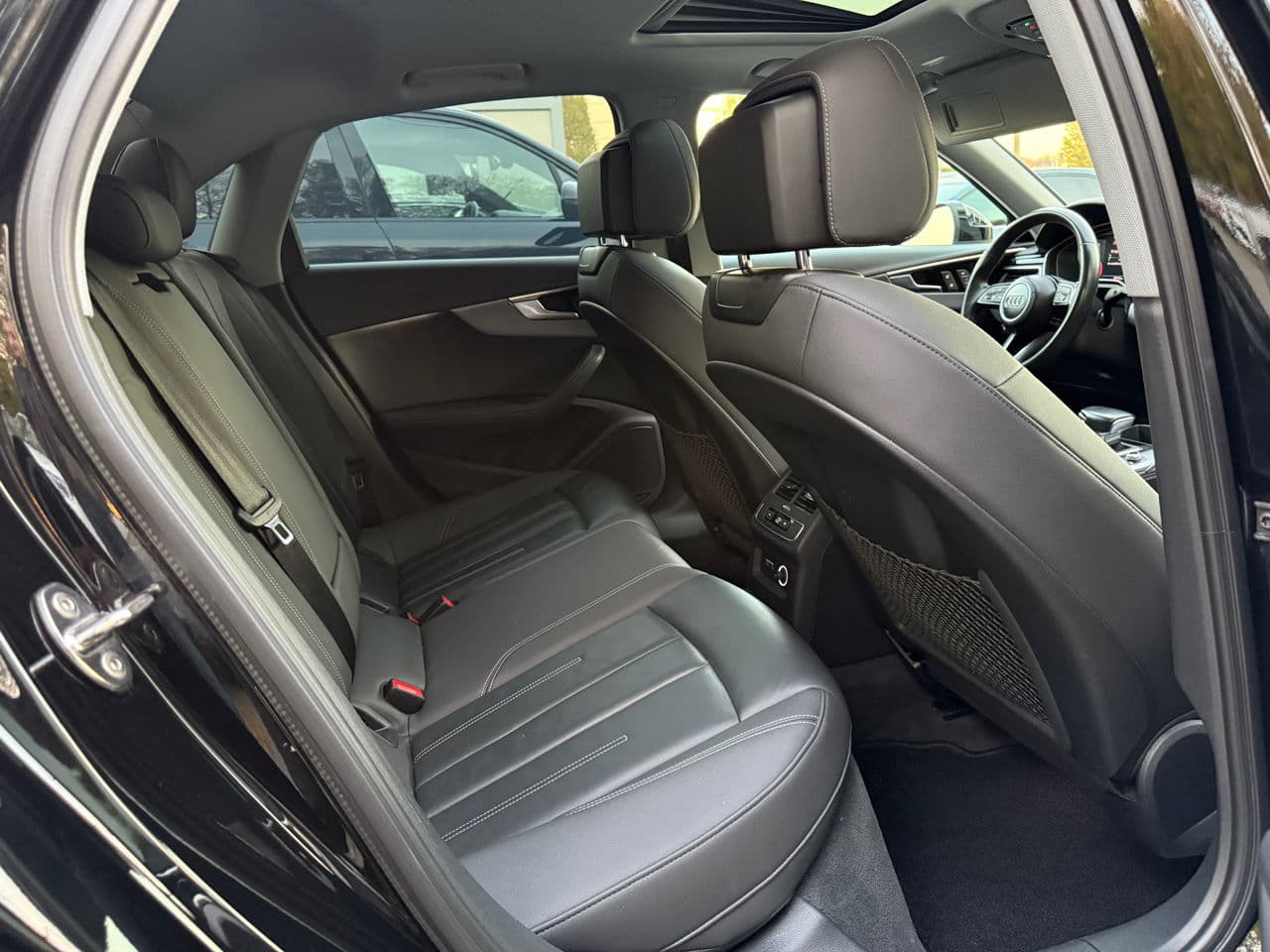 Audi A4 2020 — Миниатюра 18
