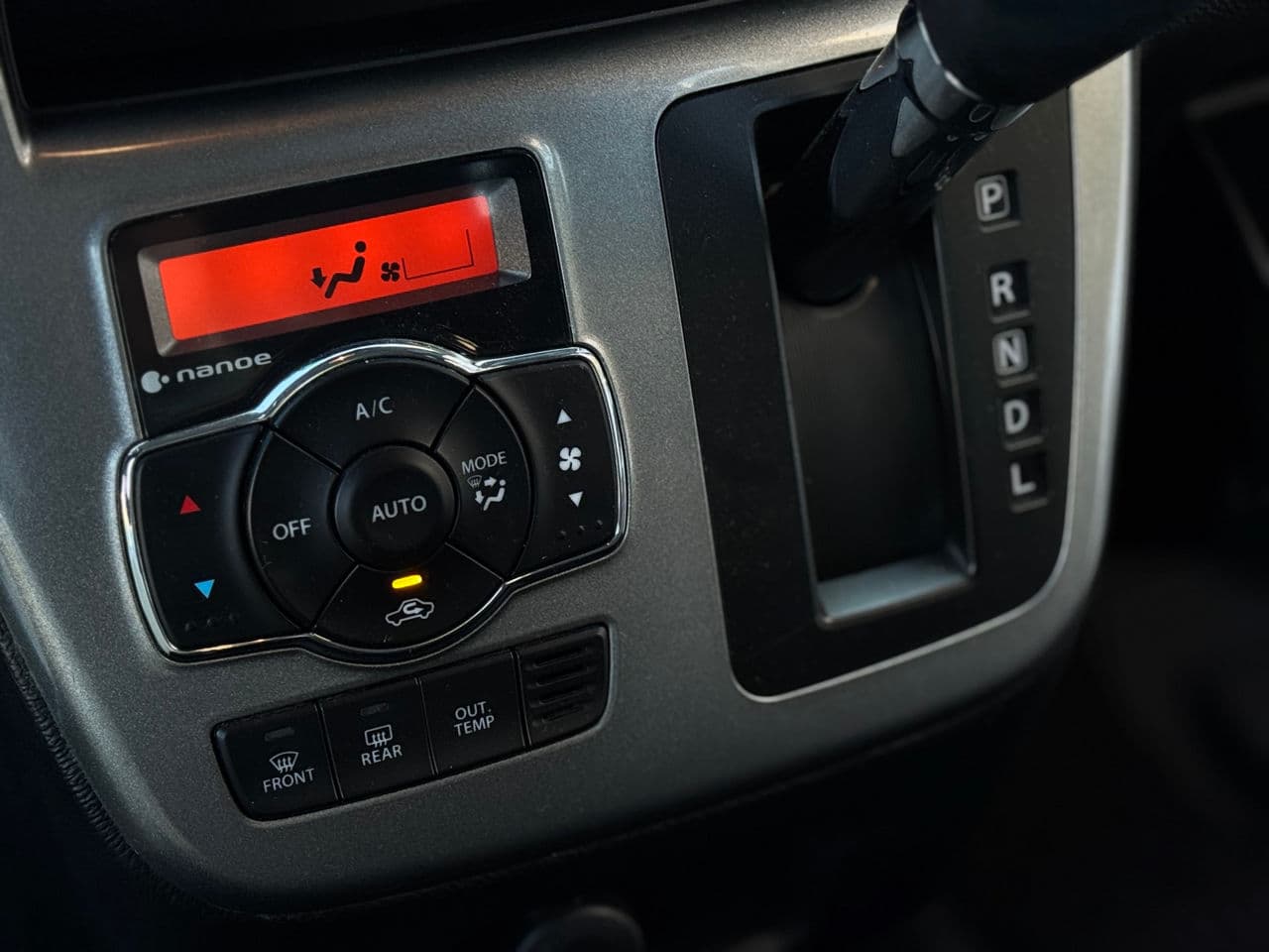 2018 Suzuki Solio — Miniatură 15