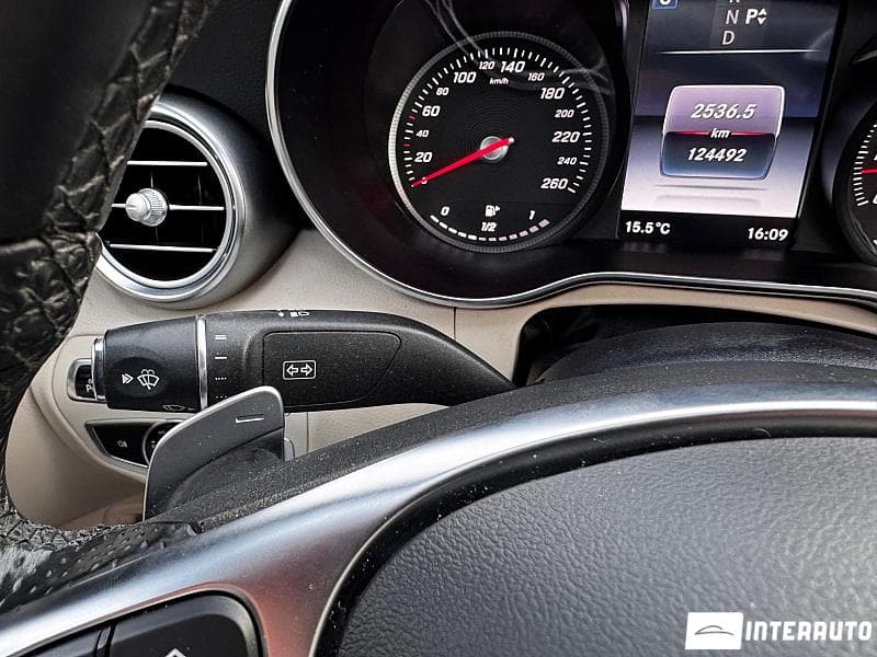 2016 Mercedes C 300 — Miniatură 17