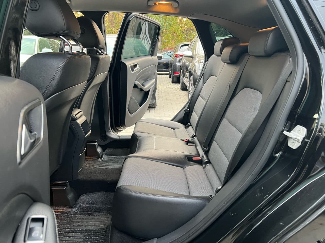 2014 Mercedes B 180 — Miniatură 18