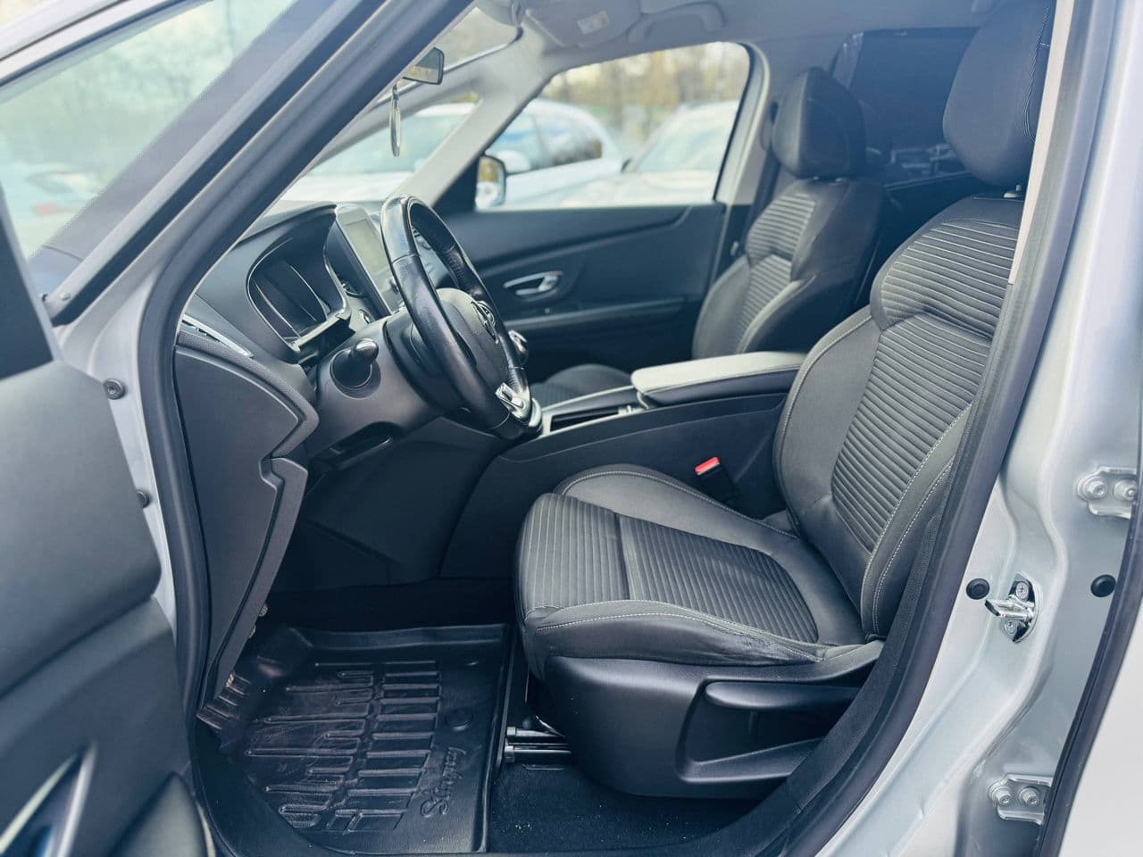2017 Renault Grand Scenic — Miniatură 5