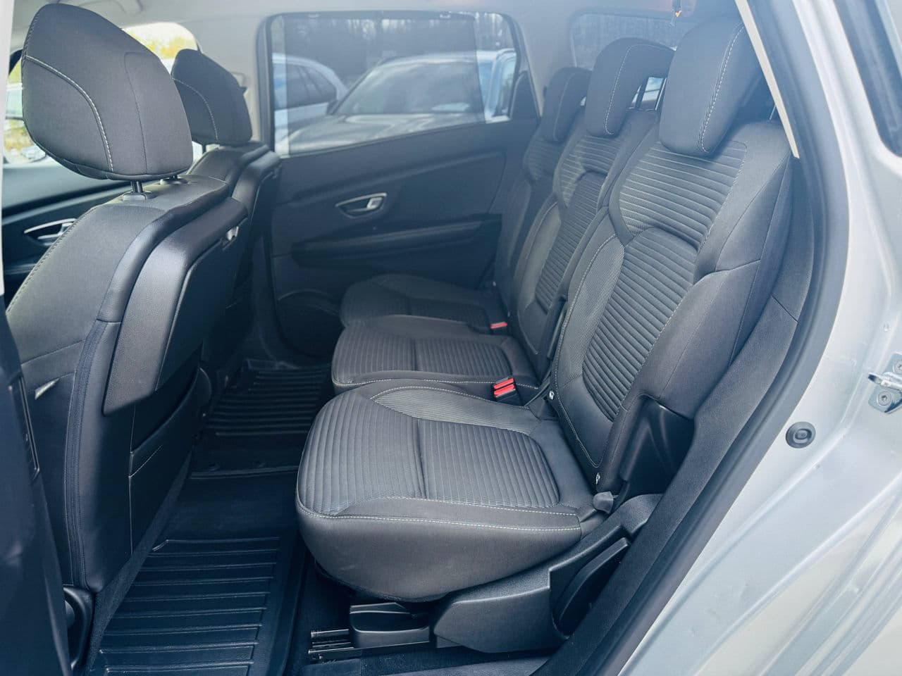 2017 Renault Grand Scenic — Miniatură 13