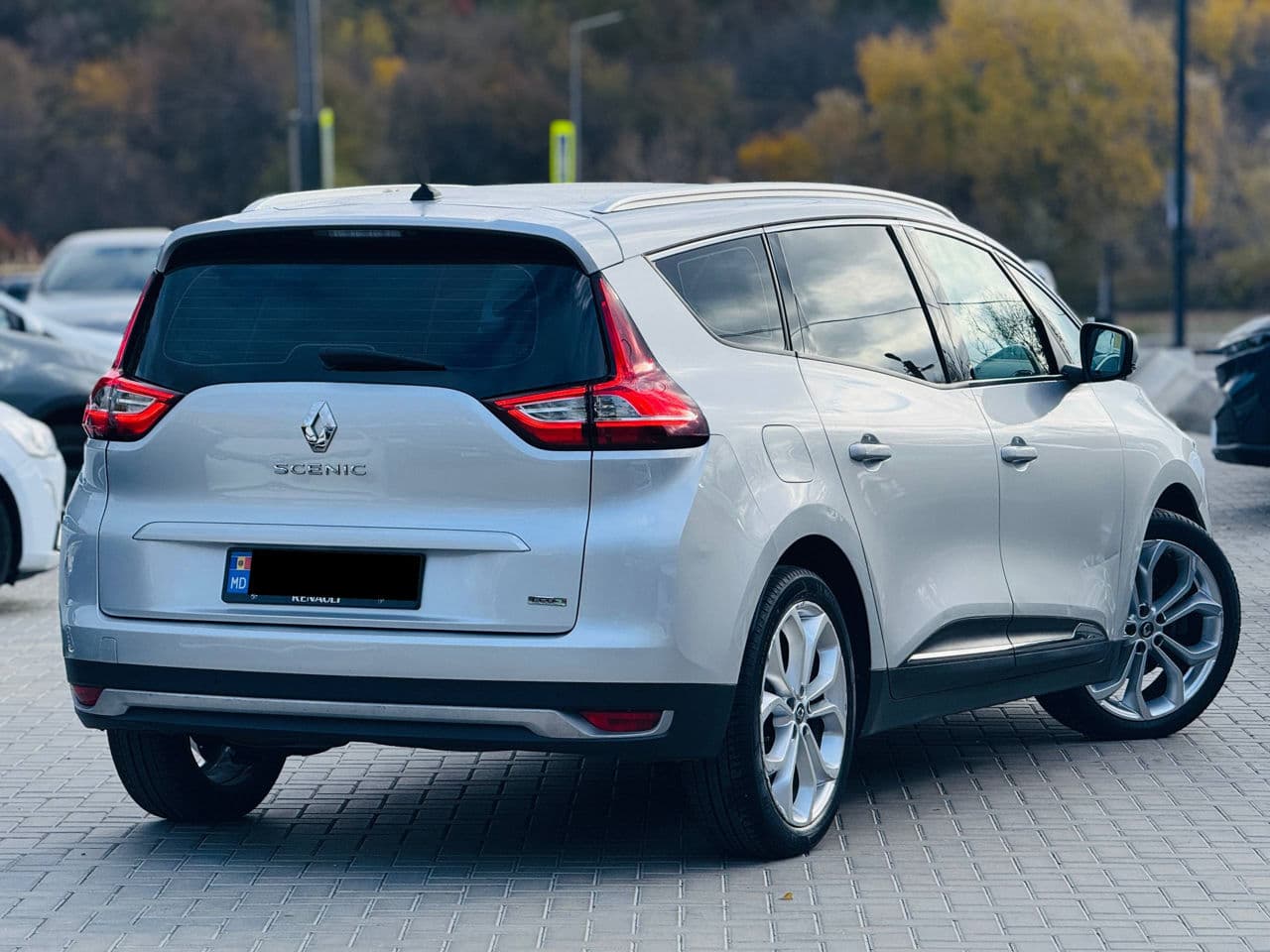 2017 Renault Grand Scenic — Miniatură 3