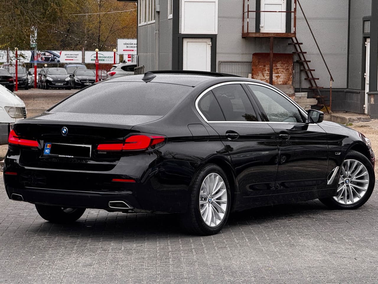 2022 BMW 520e — Miniatură 2