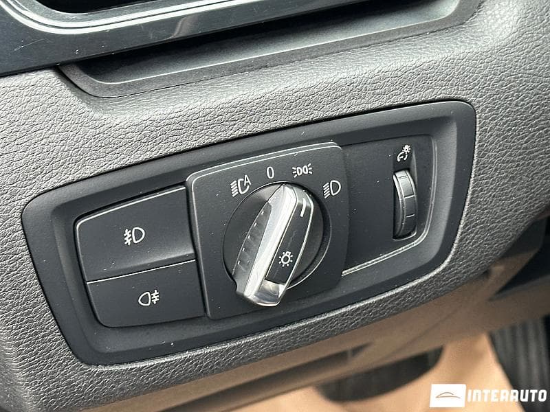 BMW X1 1.8D 2017 — Миниатюра 13