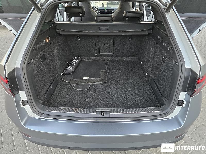 2017 Skoda Superb — Miniatură 24