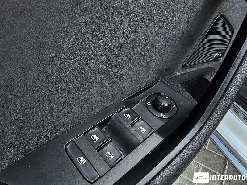 2017 Skoda Superb — Miniatură 17