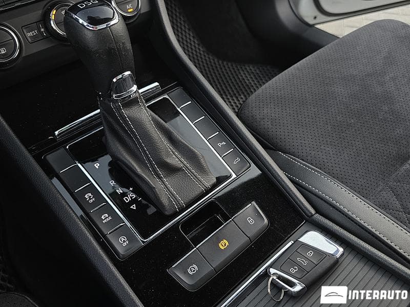 2017 Skoda Superb — Miniatură 11
