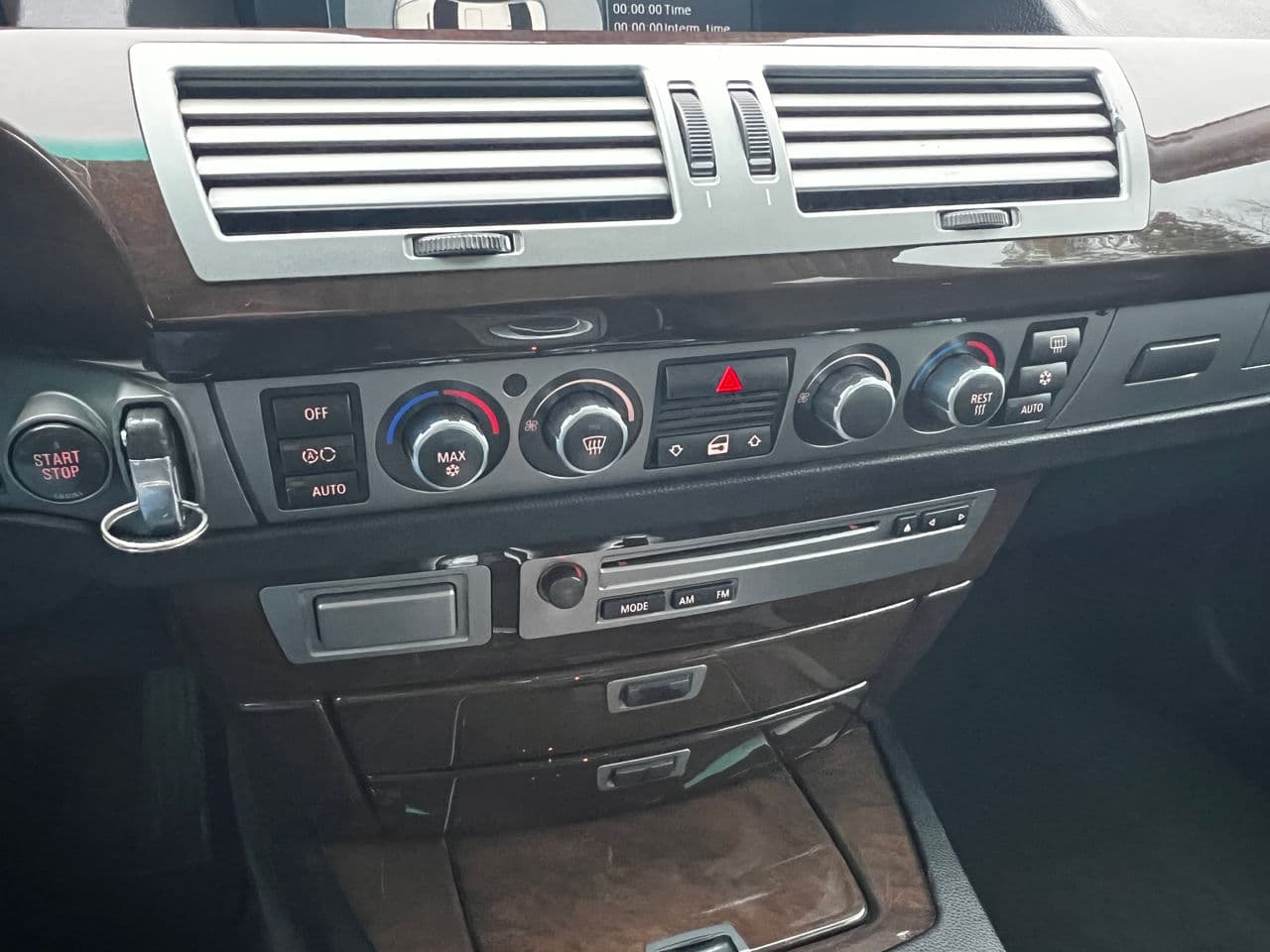BMW 745 2005 — Миниатюра 14
