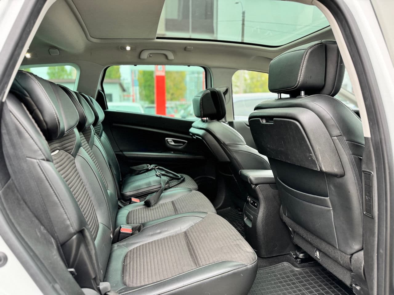 2018 Renault Grand Scenic — Miniatură 18