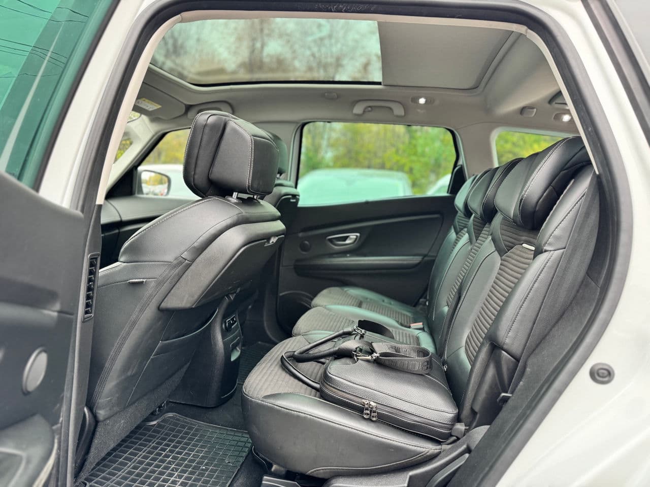 2018 Renault Grand Scenic — Miniatură 17