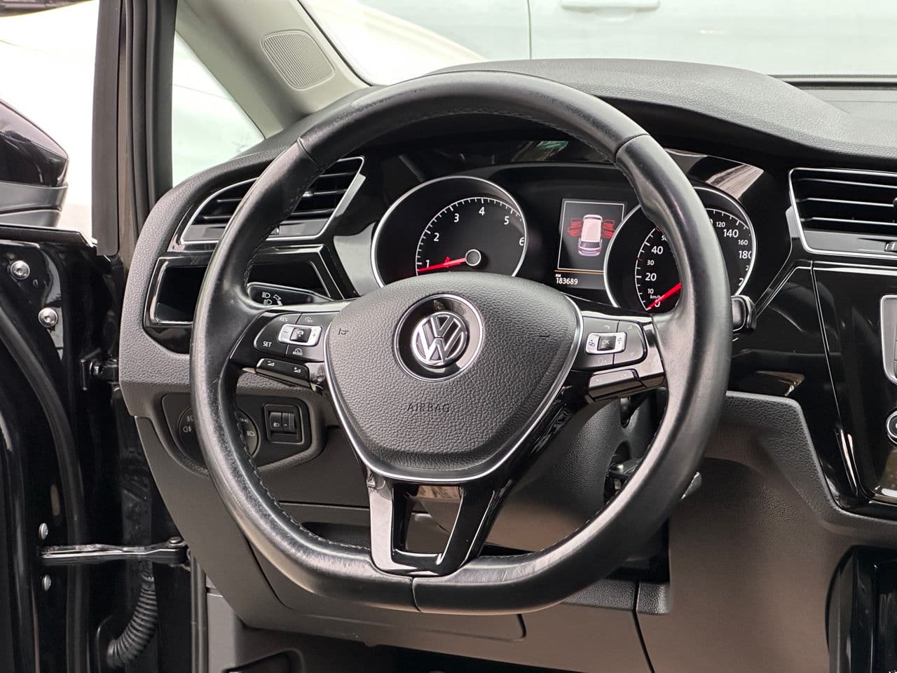2016 Volkswagen Touran — Miniatură 7