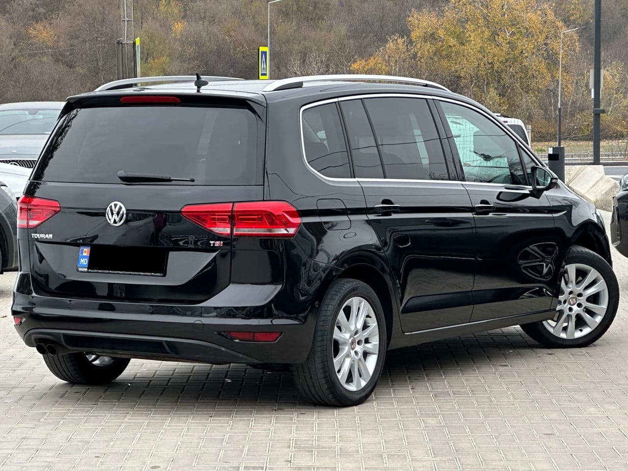 2016 Volkswagen Touran — Miniatură 3