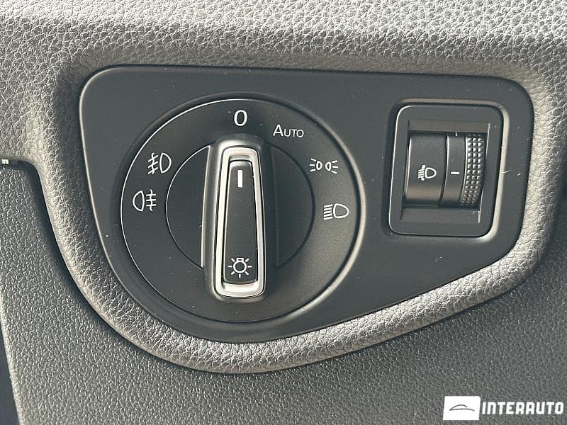 2016 Volkswagen Touran — Miniatură 18