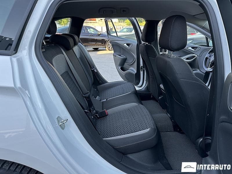 2020 Opel Astra — Miniatură 13