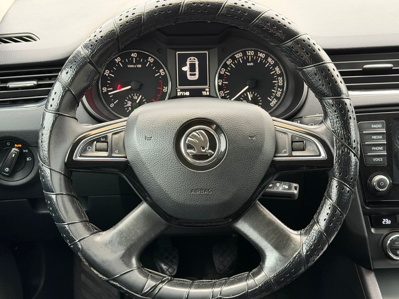 2015 Skoda Octavia — Miniatură 12