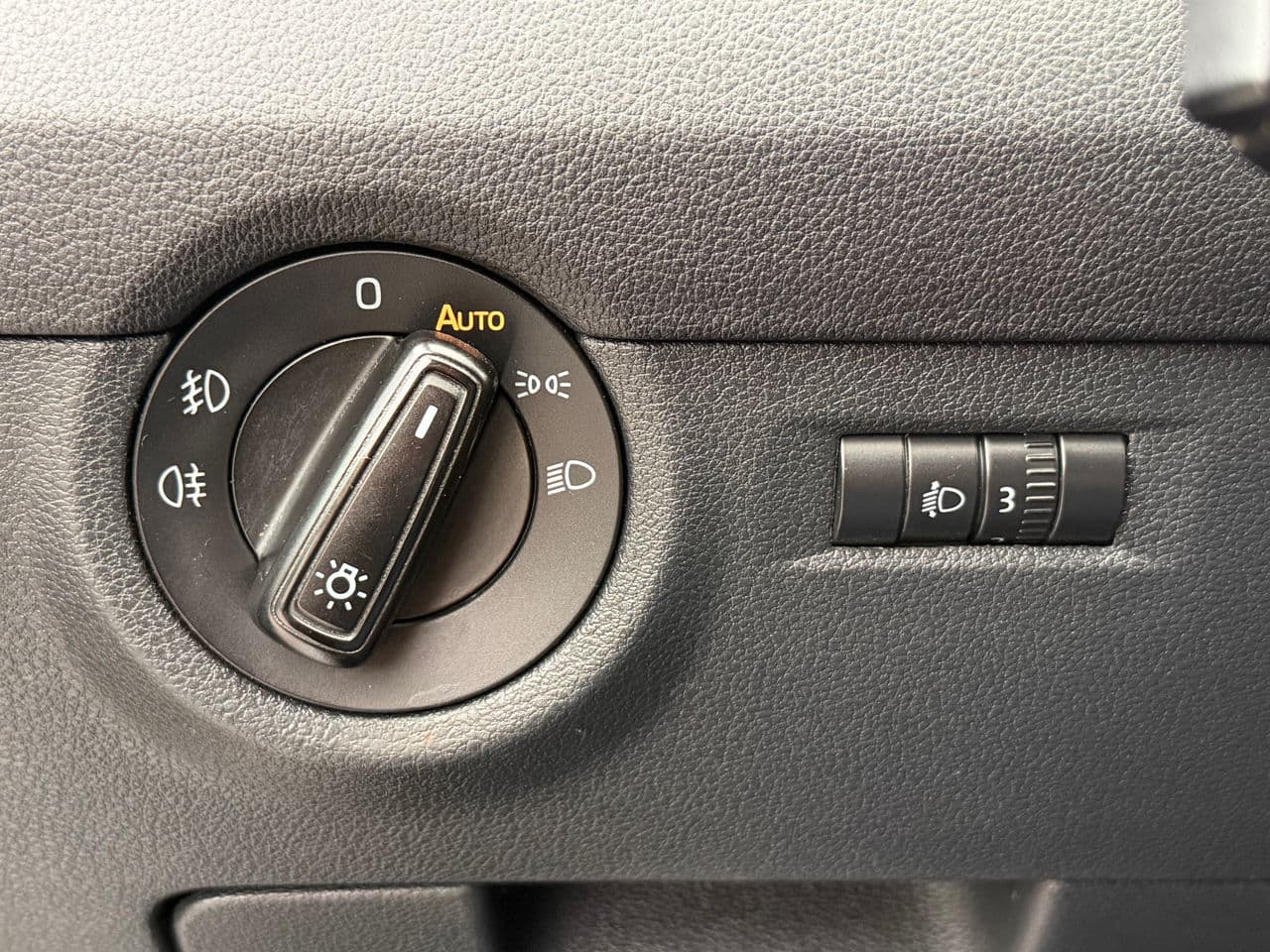 2015 Skoda Octavia — Miniatură 9