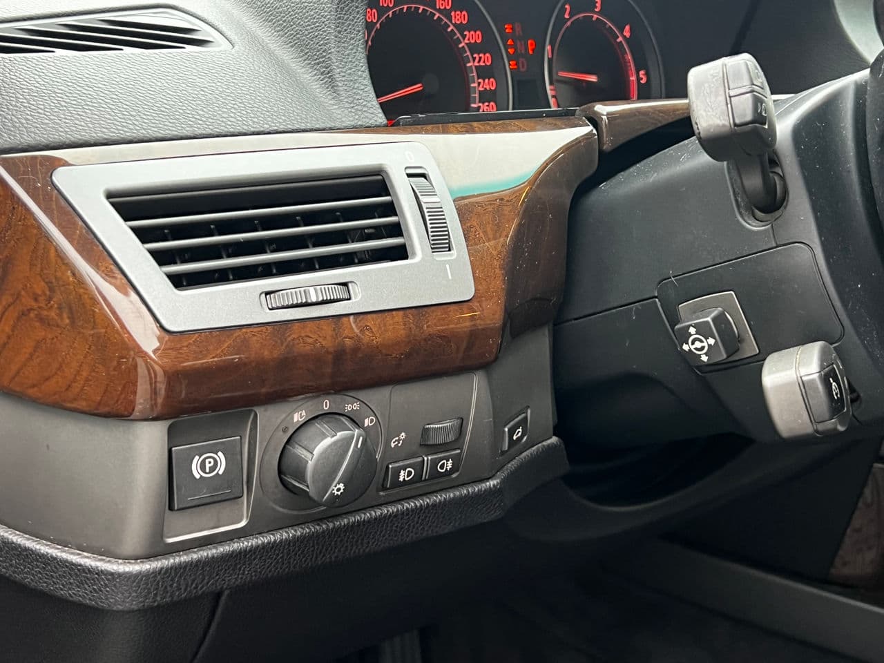 BMW 730 2004 — Миниатюра 12