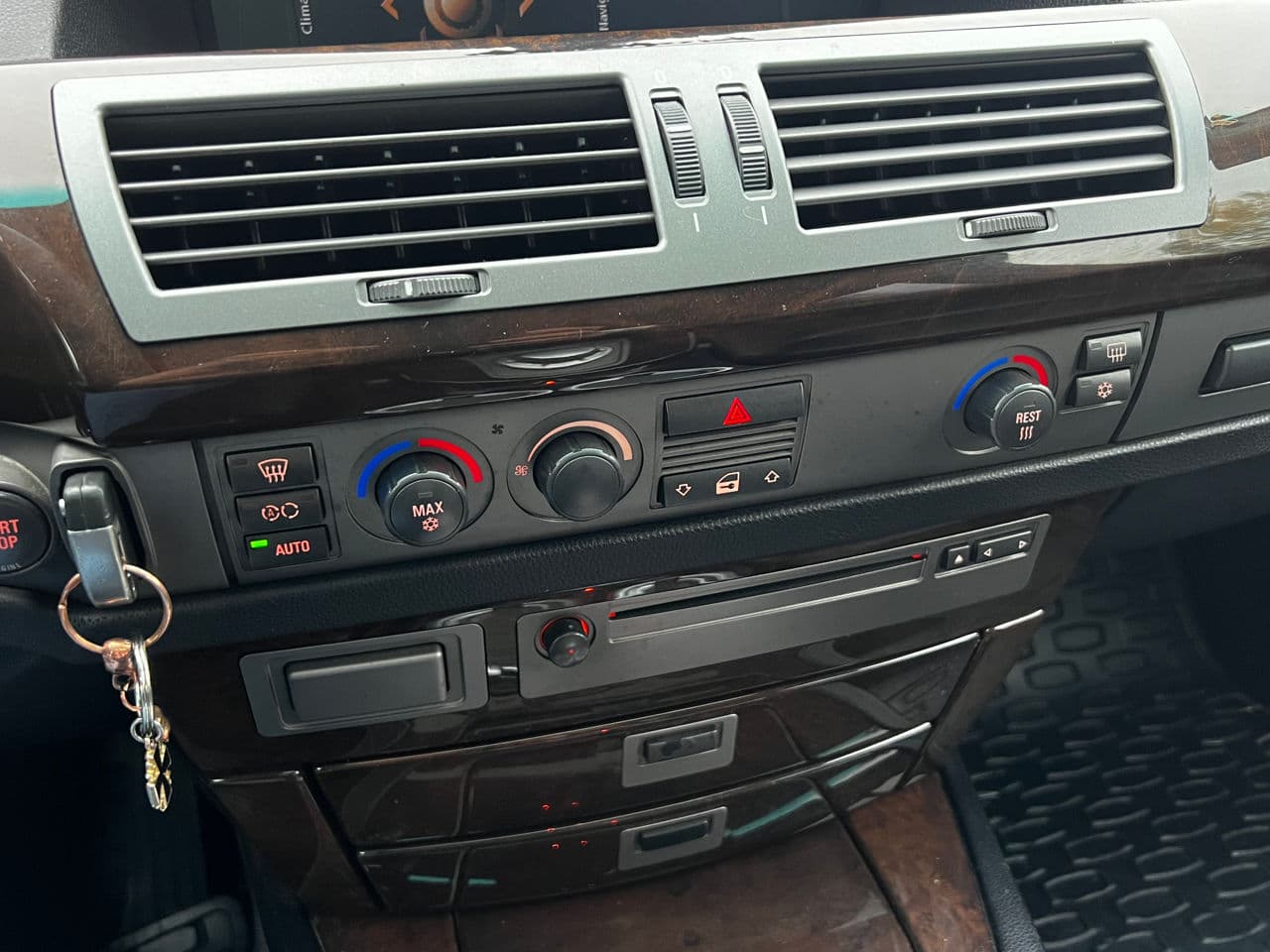 BMW 730 2004 — Миниатюра 9