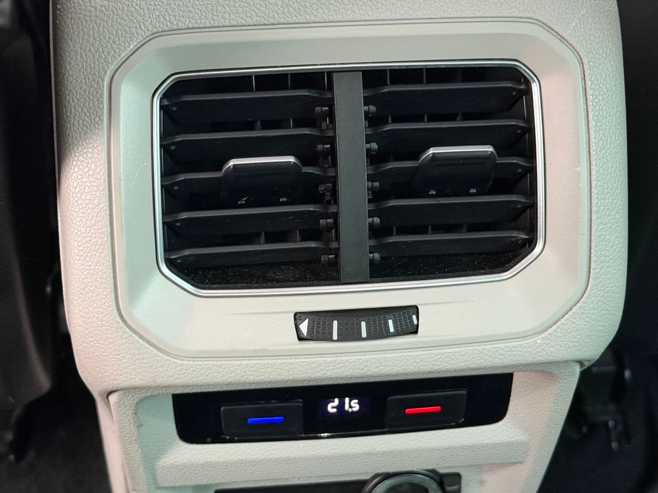 2016 Volkswagen Tiguan — Miniatură 18