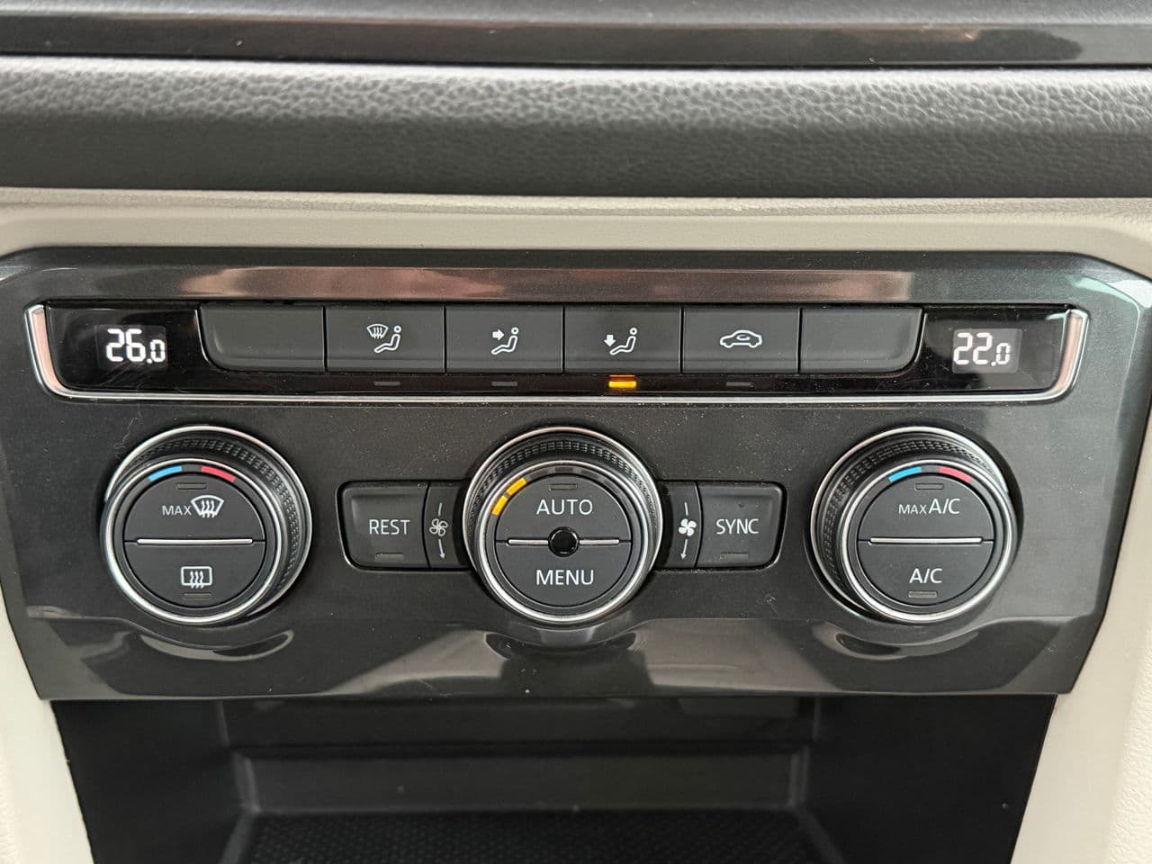 2016 Volkswagen Tiguan — Miniatură 14