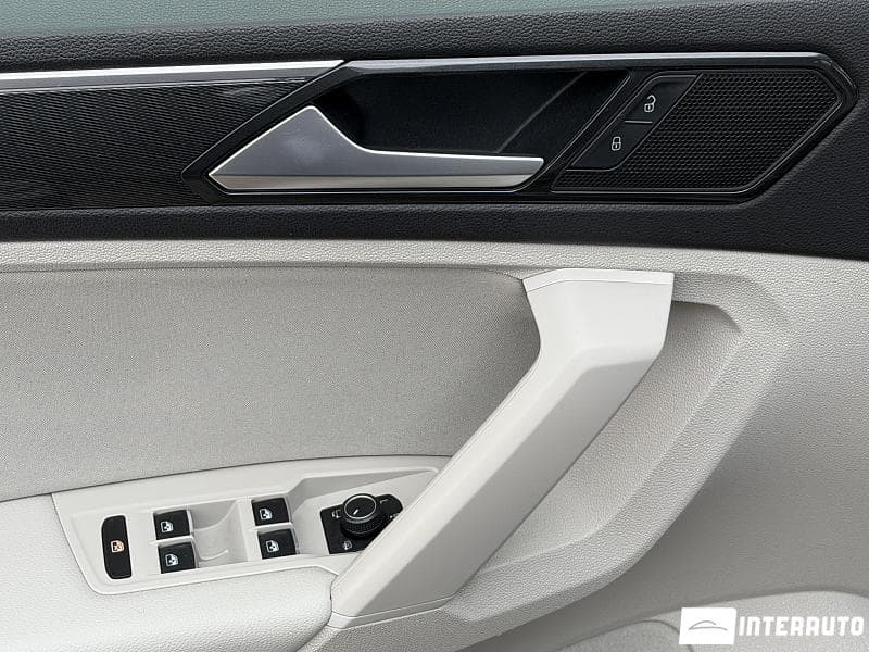 2016 Volkswagen Tiguan — Miniatură 8